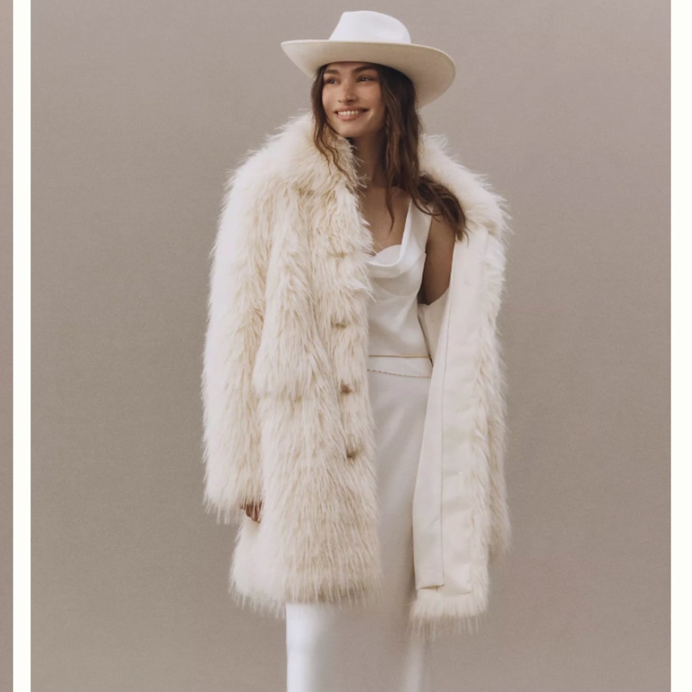 Apparis Pamela Faux Fur Coat size Medium M - Picture 2 of 10
